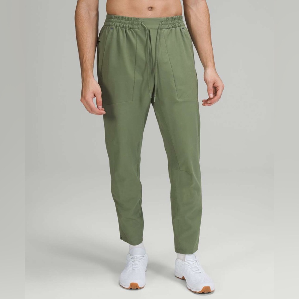 Lululemon License to Train Pant size Meidum
